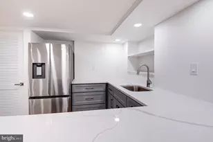 9704 Hall Rd, Potomac, MD 20854 - Photo 46