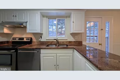 11181 Captains Walk Court, North Potomac, MD 20878 - Photo 4
