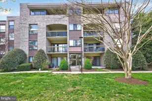 421 Christopher Ave, Gaithersburg, MD 20879 - Photo 2