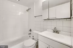 10201 Grosvenor Pl, Rockville, MD 20852 - Photo 18