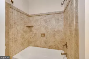 1721 Logmill Ln, Gaithersburg, MD 20879 - Photo 16