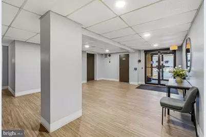 7425 Democracy Boulevard #8, Bethesda, MD 20817 - Photo 4