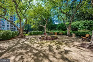 5225 Pooks Hill Rd, Bethesda, MD 20814 - Photo 32