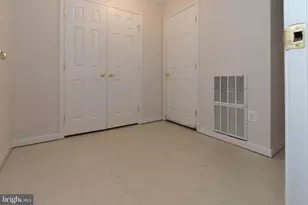 10817 Maplecrest Ln, Potomac, MD 20854 - Photo 48