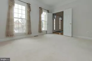 10817 Maplecrest Ln, Potomac, MD 20854 - Photo 22