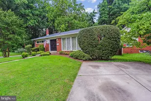 3909 Woodlawn Rd, Chevy Chase, MD 20815 - Photo 4