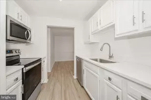 18140 Chalet Dr, Germantown, MD 20874 - Photo 10