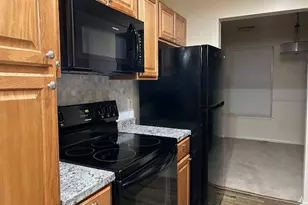 18501 Sweet Autumn Dr, Gaithersburg, MD 20879 - Photo 2