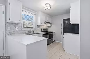 7802 Epsilon Dr, Derwood, MD 20855 - Photo 18