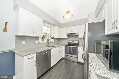 18725 Winding Creek Place, Germantown, MD 20874 - Photo 2