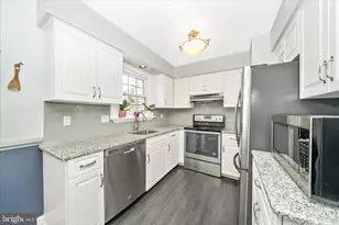 18725 Winding Creek Pl, Germantown, MD 20874 - Photo 2