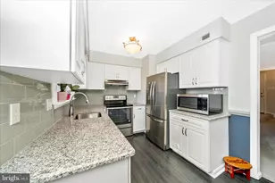 18725 Winding Creek Pl, Germantown, MD 20874 - Photo 4