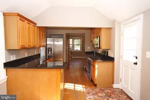 923 Lewis Ave, Rockville, MD 20851 - Photo 14