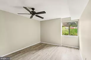 18910 Smoothstone Way, Montgomery Village, MD 20886 - Photo 8