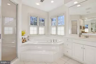 26 Sandalfoot Ct, Potomac, MD 20854 - Photo 42