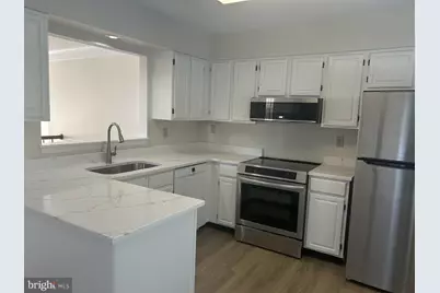 14 Lynn Manor Court, Rockville, MD 20850 - Photo 2