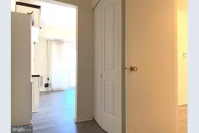 860 College Parkway #202, Rockville, MD 20850 - Photo 4