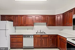 8101 Connecticut Ave, Chevy Chase, MD 20815 - Photo 12