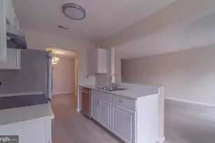 9416 Penshurst Ct, Gaithersburg, MD 20886 - Photo 4