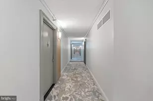 10101 Grosvenor Pl, Rockville, MD 20852 - Photo 12