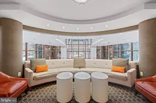 10101 Grosvenor Pl, Rockville, MD 20852 - Photo 32