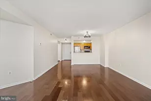 10101 Grosvenor Pl, Rockville, MD 20852 - Photo 16