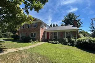 6407 Kenhowe Dr, Bethesda, MD 20817 - Photo 2