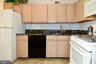 5225 Pooks Hill Rd, Bethesda, MD 20814 - Photo 4