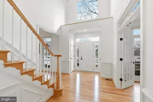 10405 Sandringham Ct, Potomac, MD 20854 - Photo 14