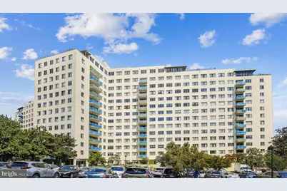 10201 Grosvenor Place #711, North Bethesda, MD 20852 - Photo 1