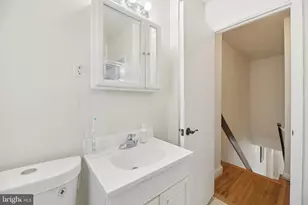 9838 Hollow Glen Pl, Silver Spring, MD 20910 - Photo 14