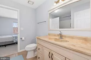 10007 Vanderbilt Cir, Rockville, MD 20850 - Photo 20