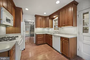8607 Wild Olive Dr, Potomac, MD 20854 - Photo 14