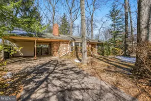 6105 Tilden Ln, Rockville, MD 20852 - Photo 2