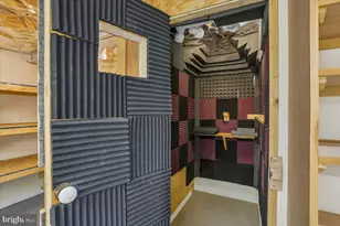 11011 Montrose Ave, Garrett Park, MD 20896 - Photo 48