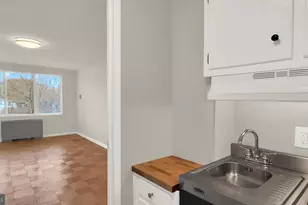 10201 Grosvenor Pl, North Bethesda, MD 20852 - Photo 12