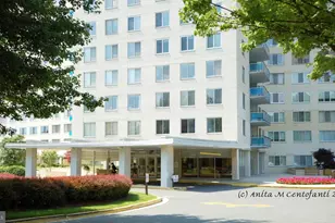 10201 Grosvenor Pl, North Bethesda, MD 20852 - Photo 18