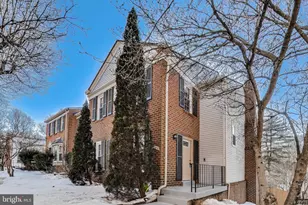 22 Shagbark Ct, Rockville, MD 20852 - Photo 2