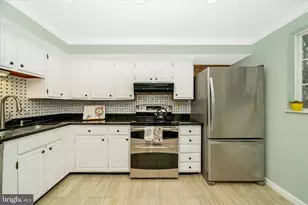 19807 Wheelwright Dr, Gaithersburg, MD 20886 - Photo 18