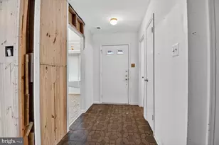 7607 Heatherton Ln, Rockville, MD 20854 - Photo 4