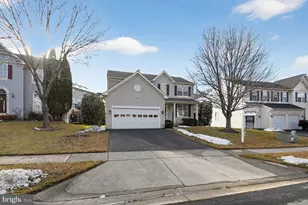 19234 Golden Meadow Dr, Germantown, MD 20876 - Photo 2
