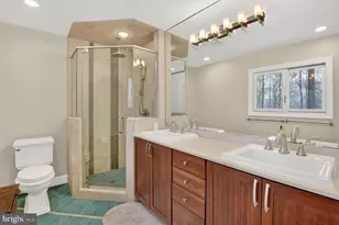 10209 Lloyd Rd, Potomac, MD 20854 - Photo 18