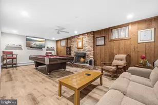 18900 Woodway Dr, Rockville, MD 20855 - Photo 40