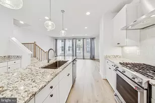 5038 Oakmoore Dr, Rockville, MD 20852 - Photo 2