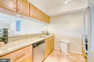 5802 Nicholson Ln, Rockville, MD 20852 - Photo 4