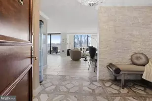 5225 Pooks Hill Rd, Bethesda, MD 20814 - Photo 4