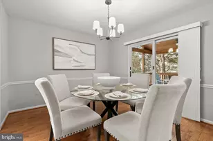 4 Hollyberry Ct, Rockville, MD 20852 - Photo 8