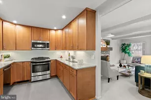 4 Hollyberry Ct, Rockville, MD 20852 - Photo 20