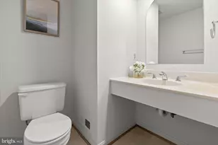 4 Hollyberry Ct, Rockville, MD 20852 - Photo 16