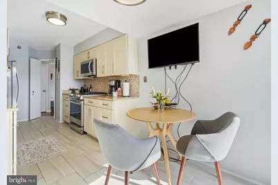 15100 Interlachen Drive #4-407, Silver Spring, MD 20906 - Photo 8